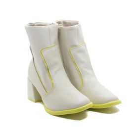 Bota Moleca Cano Medio Feminina Branco Off