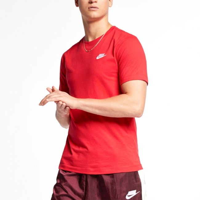 Camiseta Nike Sportwear Club Masculina Vermelho