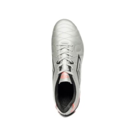 Chuteira Campo Umbro Attak Eternal Masculina Prata