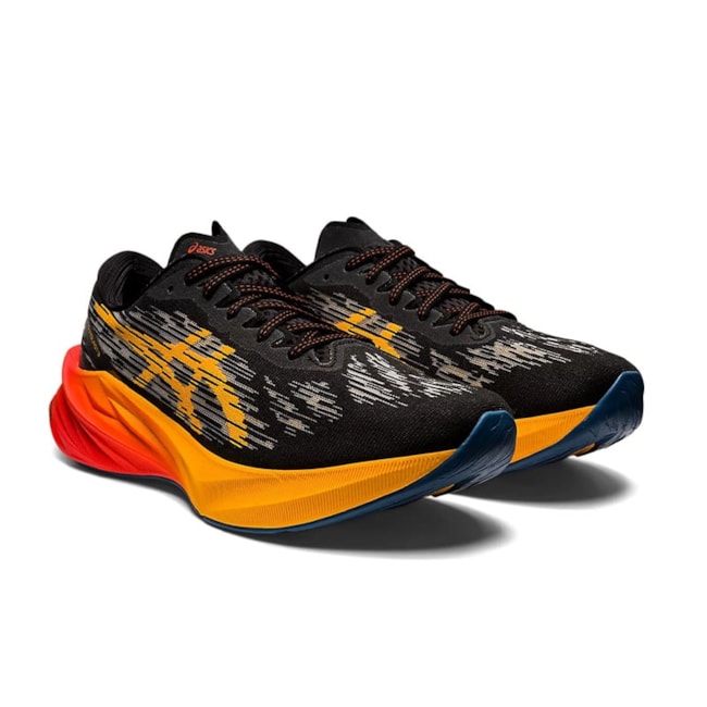  Tênis Asics Novablast 3  Masculino Preto